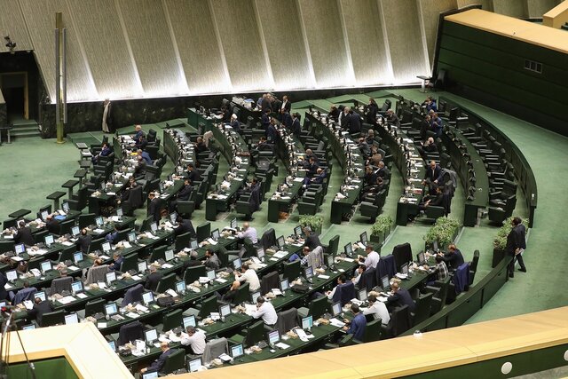 تصویب فوریت طرحی برای تغییر در روند عضویت هیات رییسه در کمیسیونها