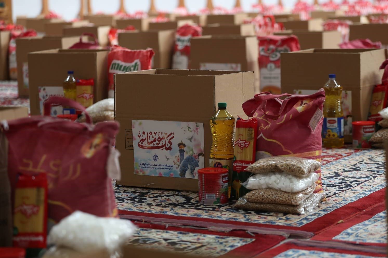 توزیع 700 بسته معیشتی بین نیازمندان شیراز