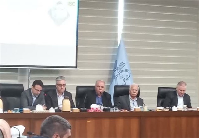 تولید یک میلیارد و 700 میلیون شاخه گل در ایران