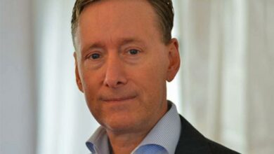 دیپلمات انگلیسی به علت فروش سلاح به اسرائیل، استعفا کرد