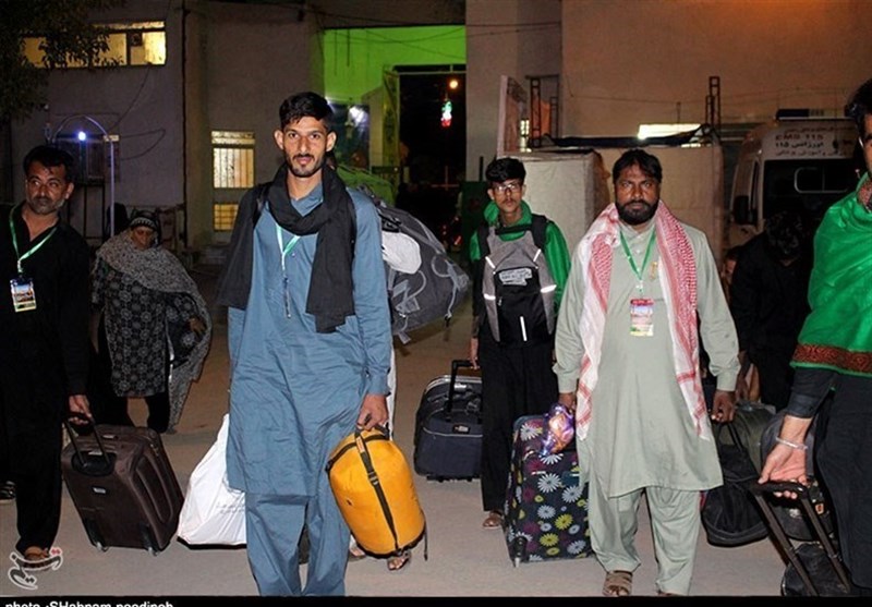 سپاه در خدمت زائران اربعین/ معاینه پاکستانیها در ریمدان