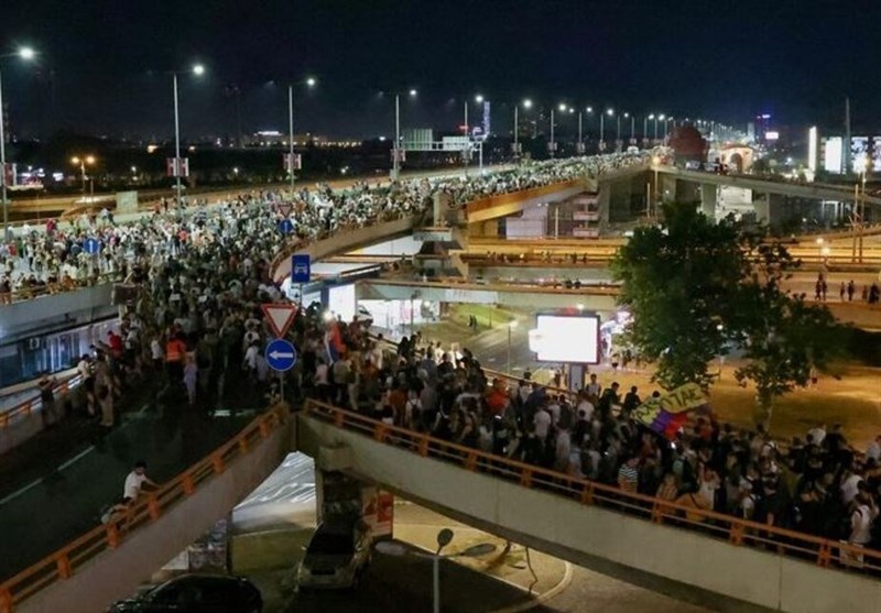 صربستان غرب را به تلاش برای سرنگونی دولت خود متهم کرد