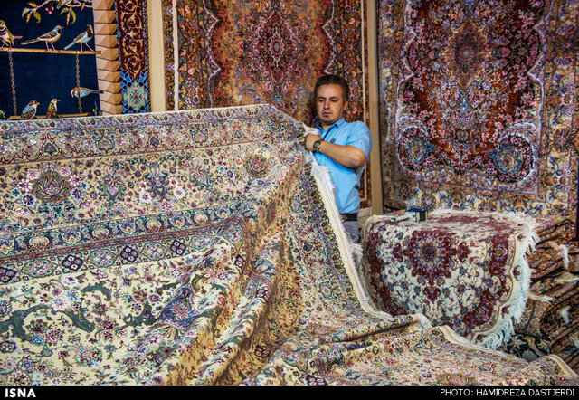 عدم وابستگی به چاههای نفت با سرمایهگذاری در صنعت نساجی