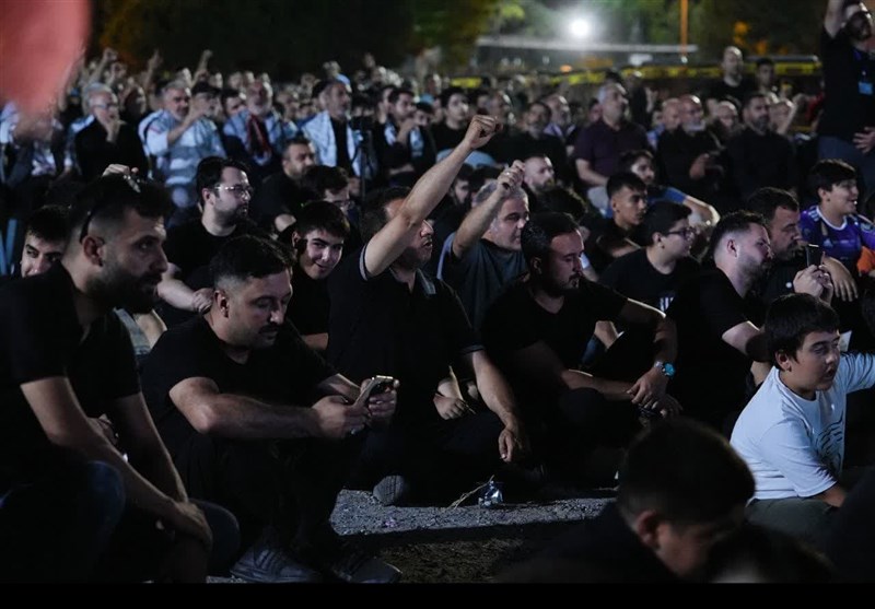 عزاداری مردم اصفهان به یاد دُردانه اباعبدالله حسین (ع)