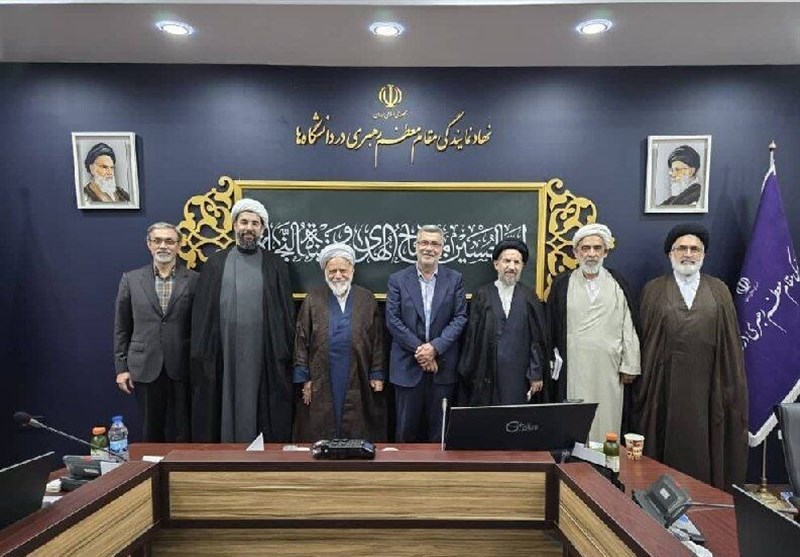 نشست مشترک ظفرقندی با شورای نهاد نمایندگی رهبری در دانشگاه