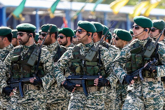 نیروهای چهارگانه ارتش، توانستهاند با اقتدار از یکپارچگی کشور دفاع کنند