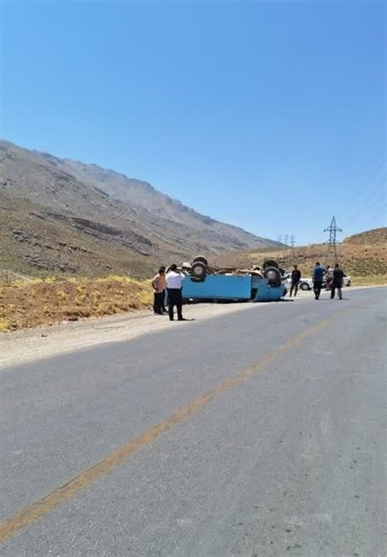 واژگونی مینیبوس در ملایر 14 مصدوم بر جا گذاشت