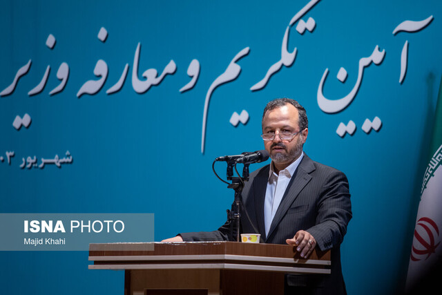 گوی مسابقه را به دکتر همتی میدهیم/ بدهی خزانه تسویه شد