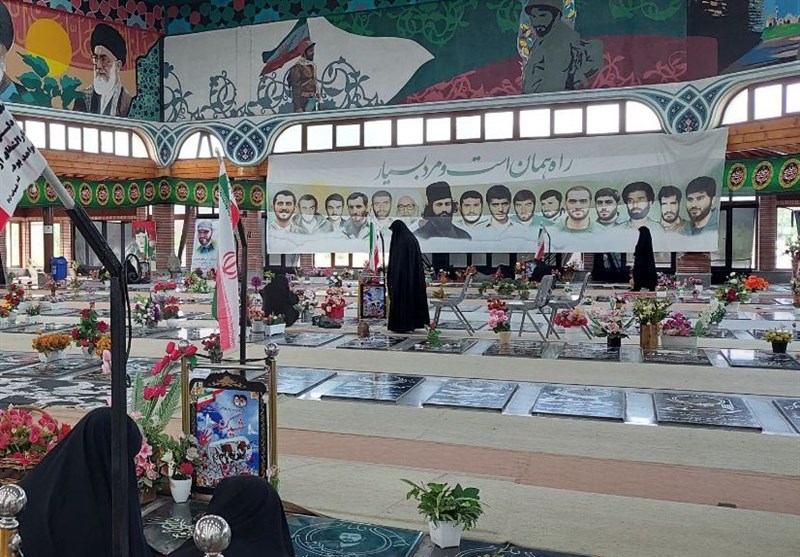 گیلانیها از گلزار شهدا به یاد مشایه پیادهروی کردند+فیلم