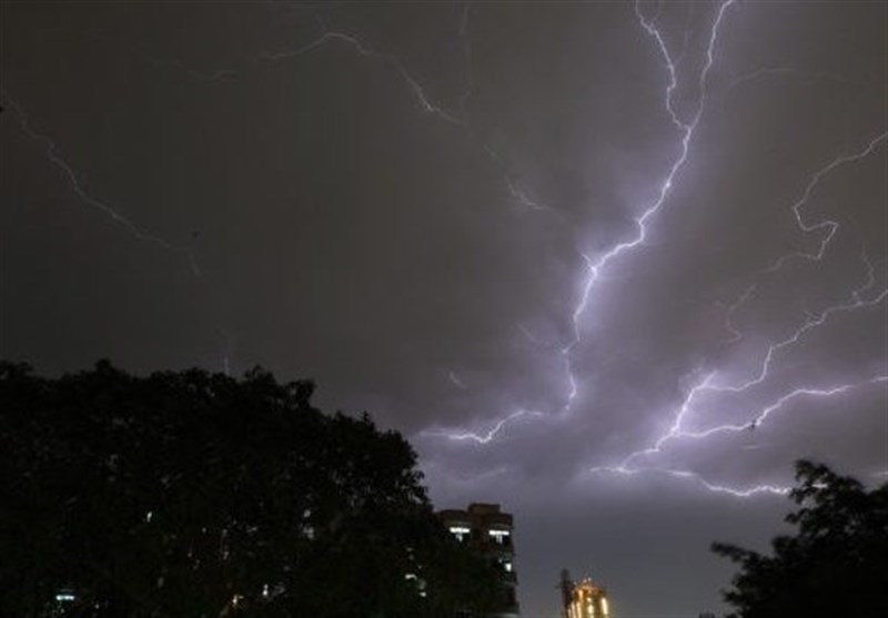 یک کشته و 4 مصدوم بر اثر اصابت صاعقه در فارس