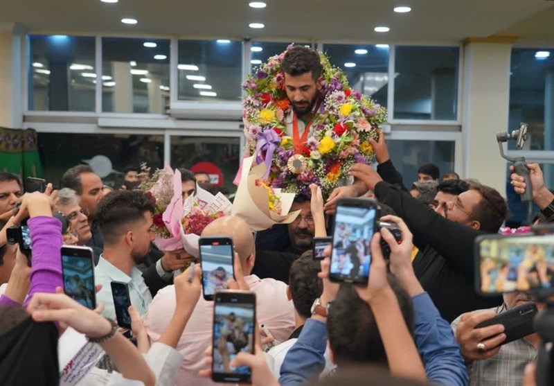 استقبال از ورزشکار بوشهری مدالآور پارالمپیکی