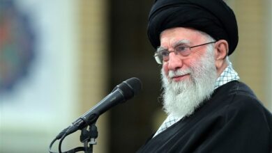 امام خامنهای: یاد شهیدان ضامن سلامت حرکت ملت ایران است