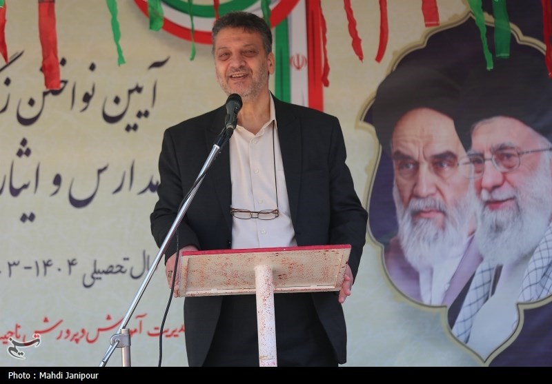 با علم و دانش میتوان به ایران قوی رسید