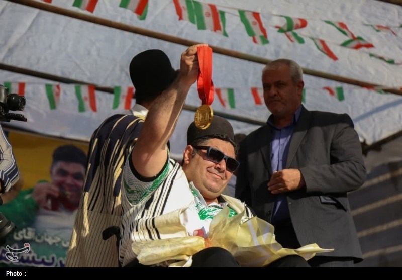 تجلیل از علیاکبر غریبشاهی قهرمان پارا المپیک پاریس+تصویر