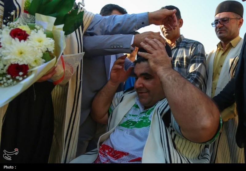 تجلیل از علیاکبر غریبشاهی قهرمان پارا المپیک پاریس+تصویر