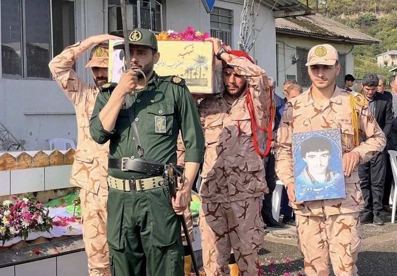 تشییع پیکر شهید تازه تفحصشده در ماسال + تصاویر