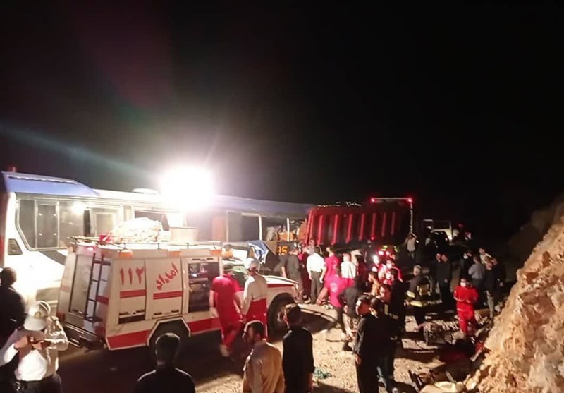 تصادف در جادۀ خرمآباد ـ اندیمشک/ 14 نفر مصدوم شدند