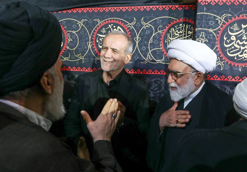 تصاویر خطبهخوانی شب شهادت امام رضا(ع) در بارگاه منور رضوی