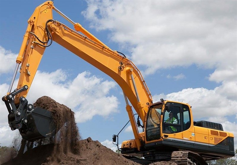 توقیف بیل مکانیکی 100 میلیاردی قاچاق در اصفهان