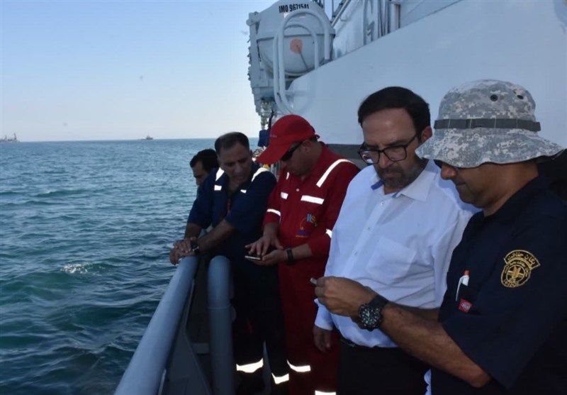 جلوگیری موقت از نشت نفت در خلیج فارس محدوده خارگ