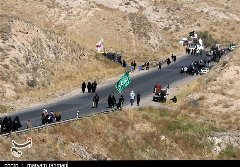 حالوهوای زائران پیاده در چندکیلومتری مشهدالرضا + عکس