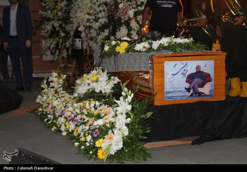 خداحافظی با شاعر دریا استاد