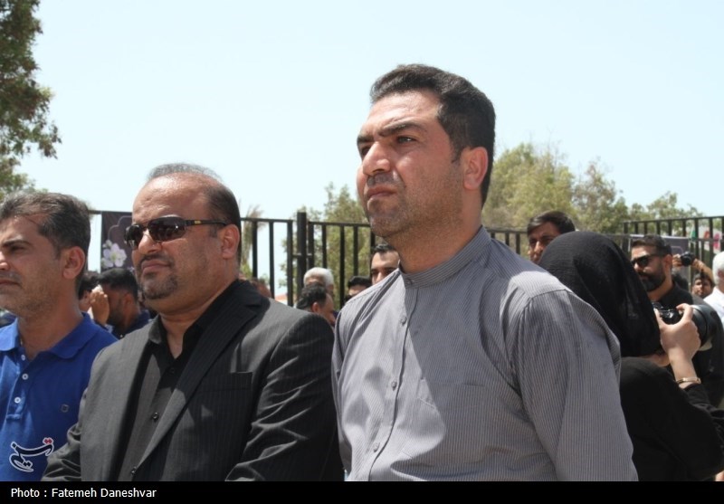 خداحافظی با شاعر دریا استاد