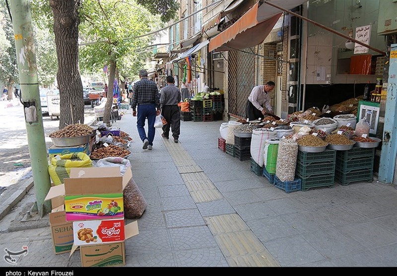 سد معبر مغازهداران در خیابانهای اصفهان/ مردم گلایه دارند