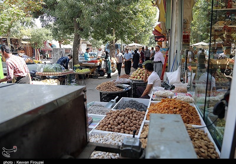 سد معبر مغازهداران در خیابانهای اصفهان/ مردم گلایه دارند