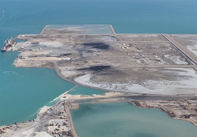 سند رسمی 136 هکتاری مجتمع بندری نگین بوشهر تحویل شد