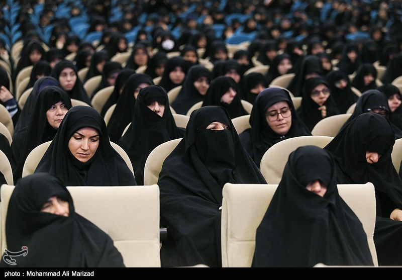 طلبهها ساده زیستی را فراموش نکنند