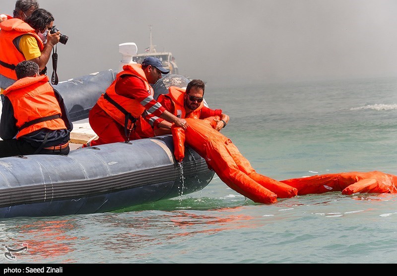 مانور بزرگ دریایی در بندر شهید باهنر برگزار میشود
