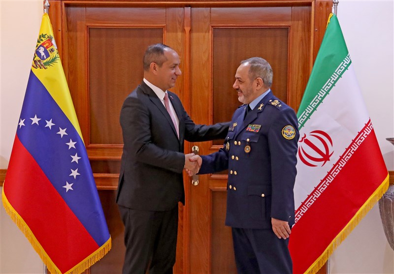 نصیرزاده: ایران با تمام توان از دولت مادورو حمایت میکند