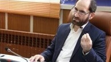 نهاد خانه را جدا از مدرسه نمیدانیم