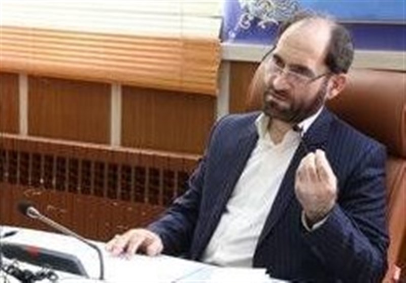 نهاد خانه را جدا از مدرسه نمیدانیم