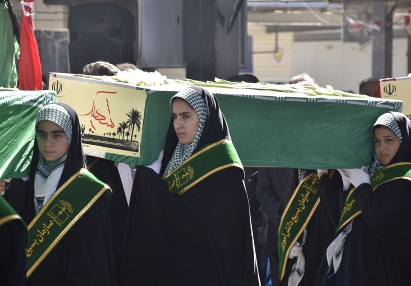 ورود پیکر مطهر 34 شهید گمنام از طریق مرز مهران+فیلم