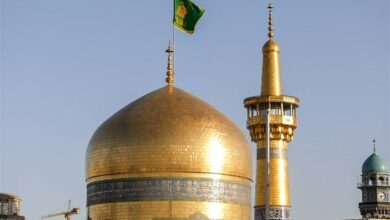 پرچم گنبد حرم مطهر امام رضا (ع)تعویض شد+تصاویر