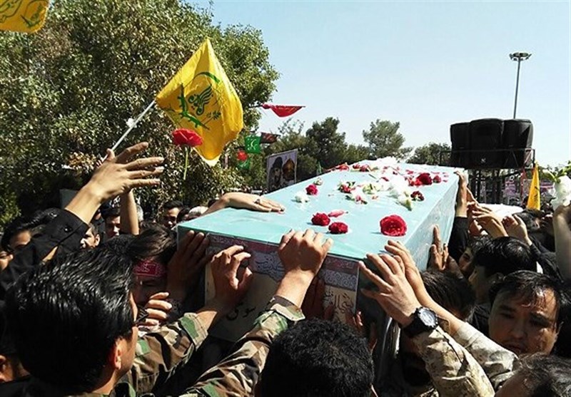 پیکر شهید مدافع حرم "محمدصابر امیری" در قم تشییع شد