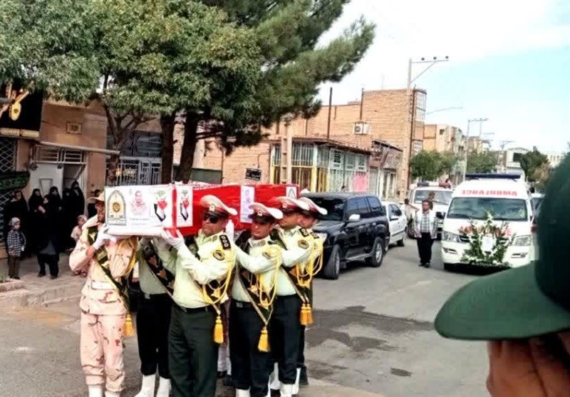 پیکر شهید مرزبانی در زاوه تشییع و خاکسپاری شد+عکس