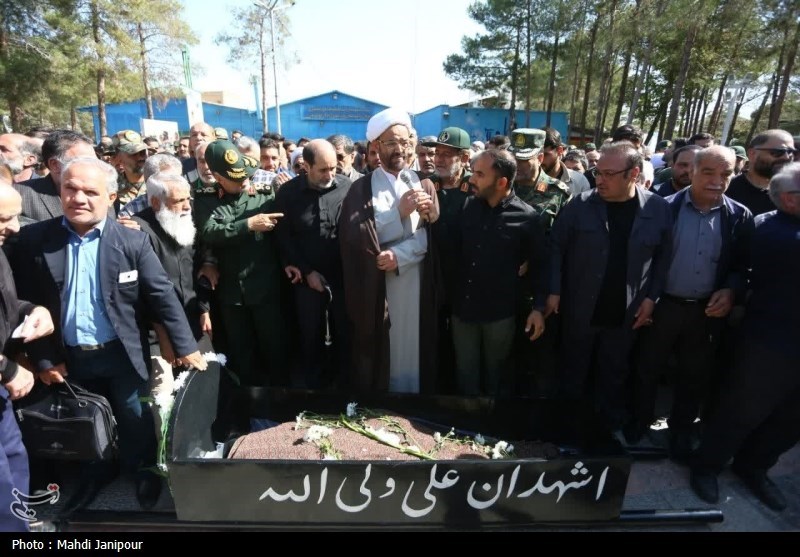 پیکر مادر شهید حسین خرازی در خاک آرام گرفت