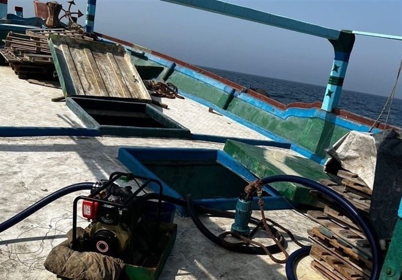 2 شناور حامل کالای قاچاق در آبراه اروند توقیف شد