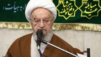 آیتالله مکارم شیرازی: قم باید به شهری نمونه تبدیل شود