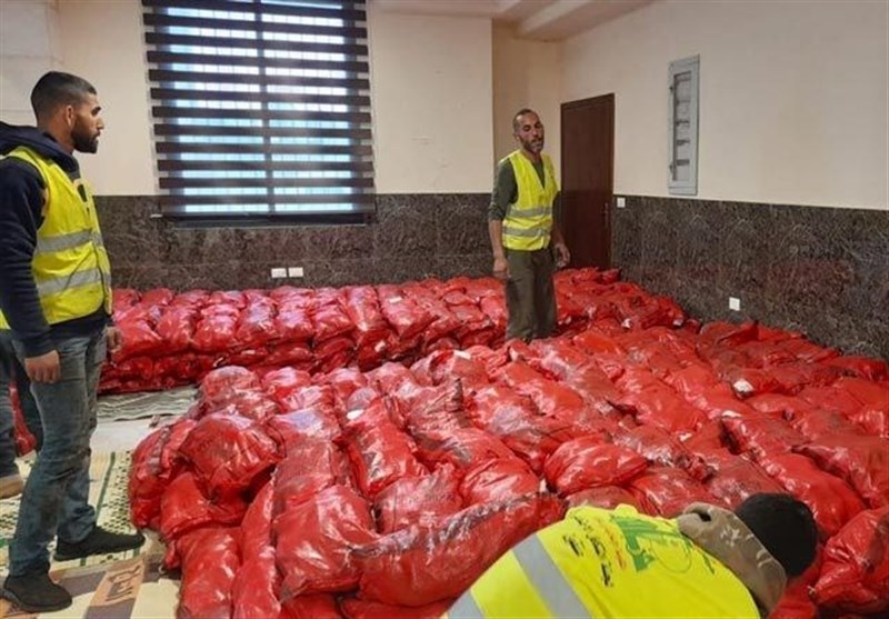 استقرار ایستگاه برای دریافت کمکهای مردمی به جبهه لبنان