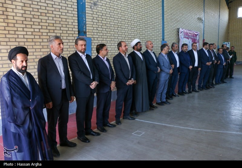 توزیع 2000 بسته آموزشی بین دانشآموزان نیازمند زنجانی