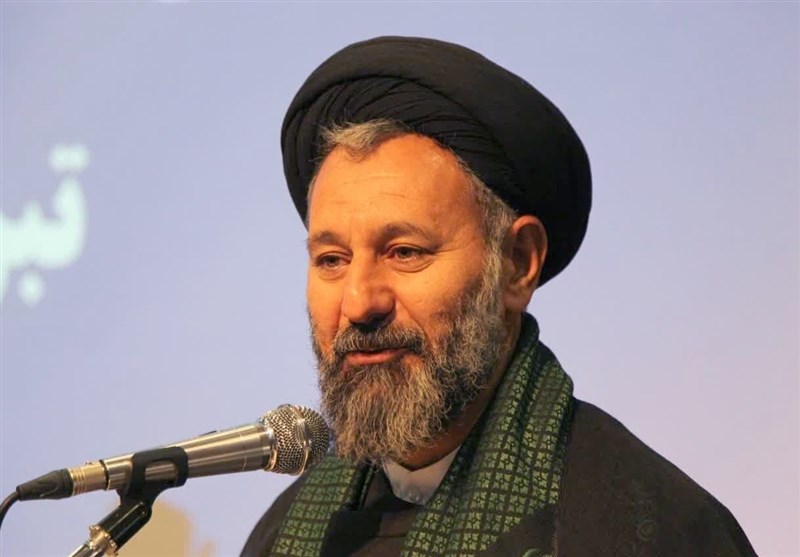 حادثه تصادف امام جمعه گیلانغرب را راهی بیمارستان کرد