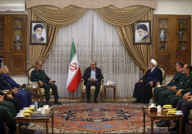 حس عقبافتادگی را با همدلی و وفاق از بین ببریم