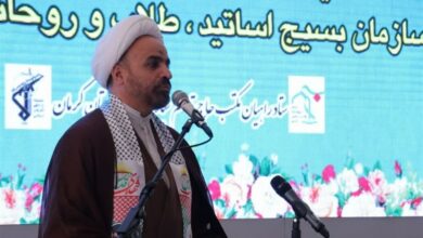 دستهایی تلاش میکنند حوزه را از هویت انقلابی خود جدا کنند