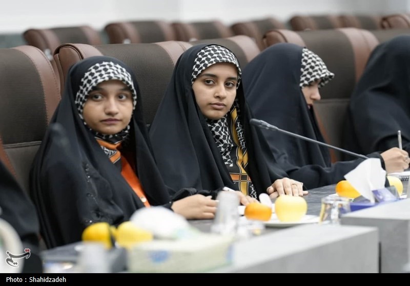 دشمنان در جنگ ترکیبی هویت نوجوان و جوانان را نشانه گرفتهاند