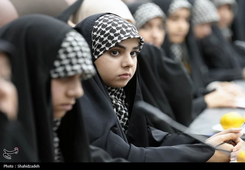 دشمنان در جنگ ترکیبی هویت نوجوان و جوانان را نشانه گرفتهاند