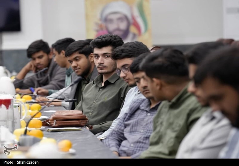 دشمنان در جنگ ترکیبی هویت نوجوان و جوانان را نشانه گرفتهاند